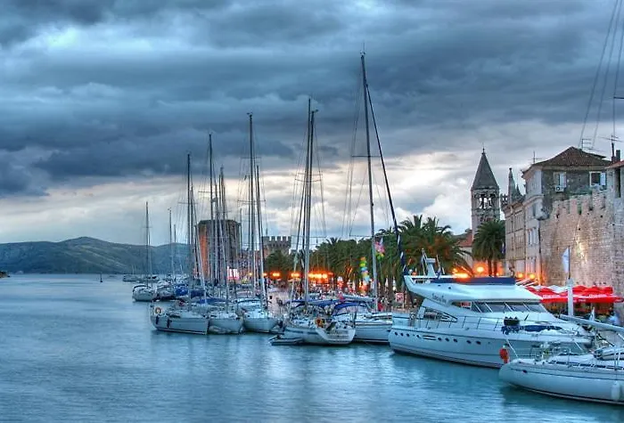 Blue View Апартаменты Трогир